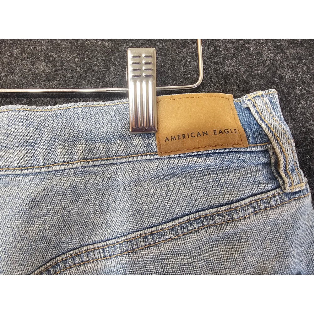 American Eagle 90s Boyfriend Shorts Womens 8 Light Wash Distressed High Rise - Picture 3 of 7